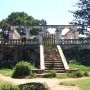 Le portail d'entrée de la tombe.